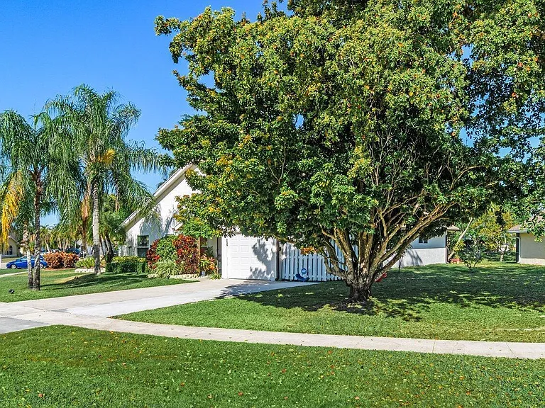 22525 Swordfish Dr — Photo 3