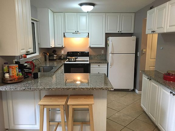 3rd image of 420 Alvarado Ave