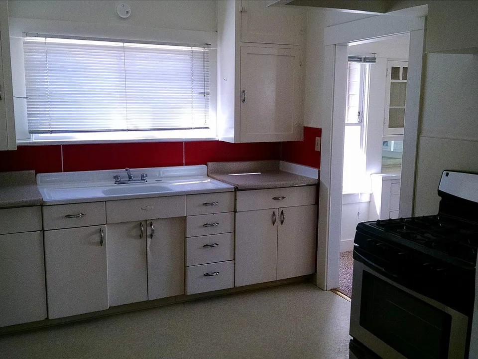 Lots of cabinet space