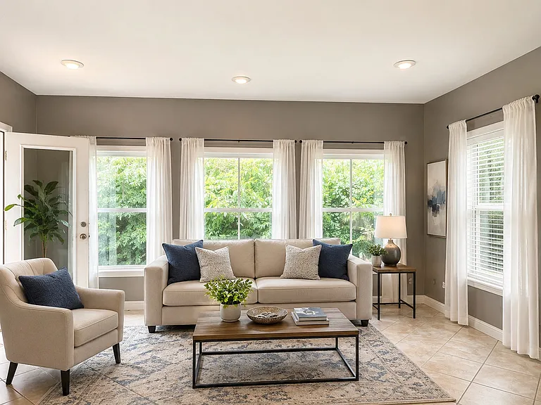 4700 Rolling Green Dr — Photo 3