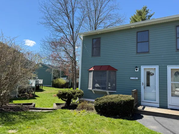 1101 Piscassic St, Newmarket, NH 03857