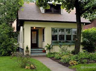 945 Wesley Ave, Evanston, IL 60202