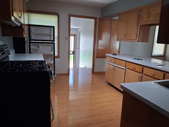 3rd image of 7812 S 51st St