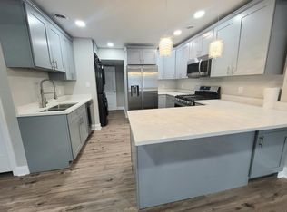 7712 Walnut Ave, Hammond, IN 46324