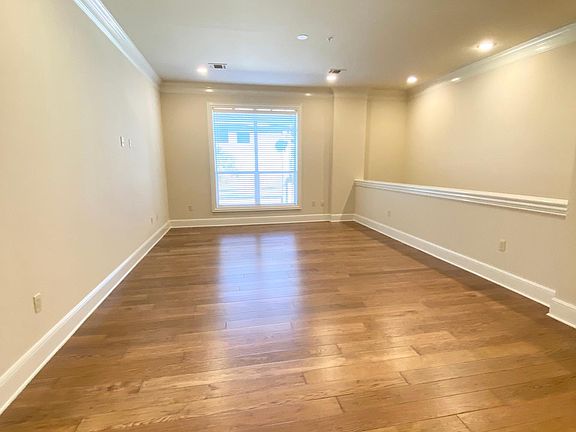 2nd image of 6533 Bandera Ave #2C