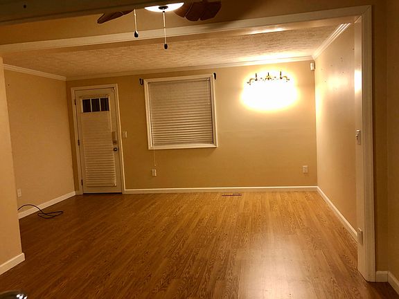 3rd image of 3498 Statewood Dr
