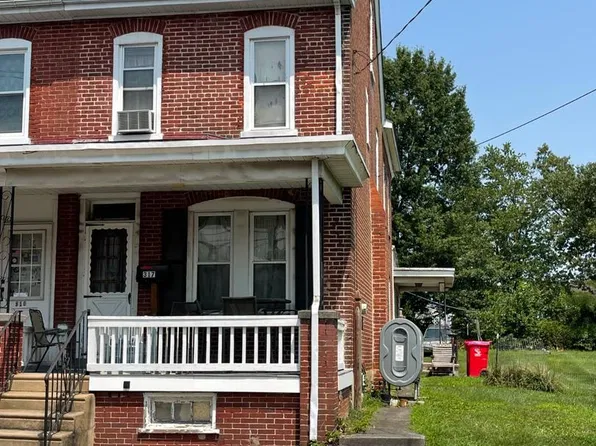 317 W Race St, Stowe, PA 19464