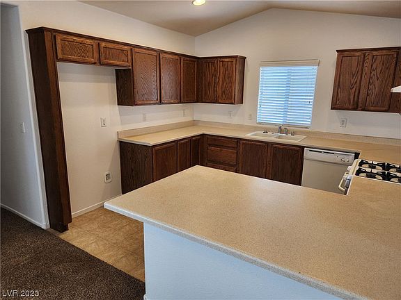 4th image of 3564 Terraza Mar Ave