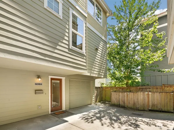 9218 Stone Avenue N #A, Seattle, WA 98103
