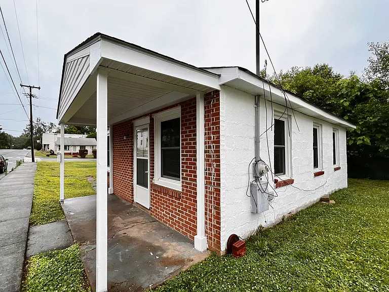 912 Forest St — Photo 26