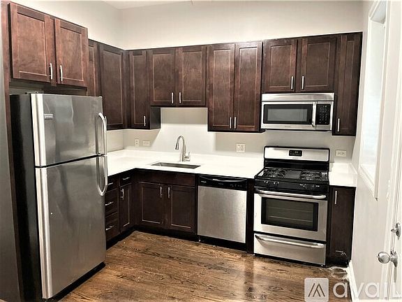 4th image of 1756-58 W Montrose Dr #17562