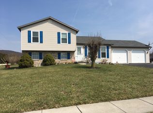 1691 Taylor Dr, Hanover, PA 17331