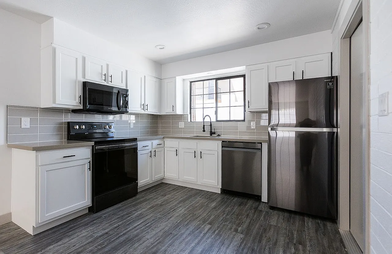2 bed, 900 sqft, $1,699 — Photo 4