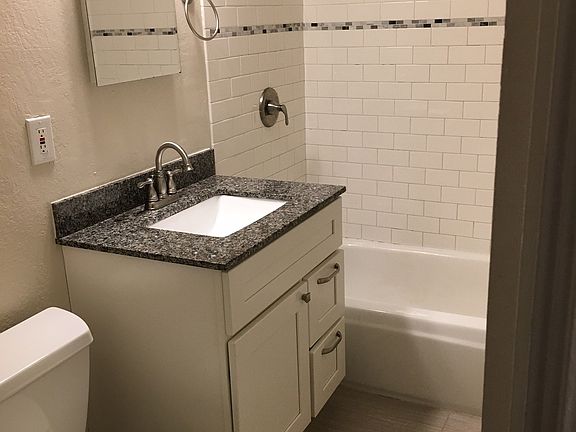 3rd image of 1602 Georgia St