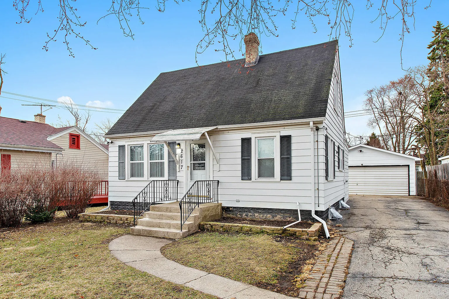 2617 Oakland Ave photo 1