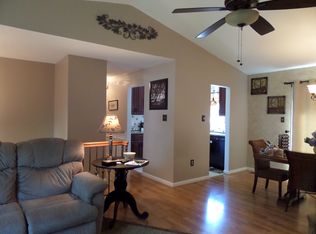 7470 Suncrest Dr, Warrenton, VA 20187