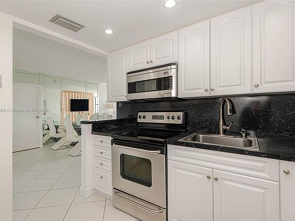 5th image of 20301 W Country Club Dr APT 2224