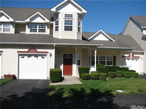 4103 Saint Andrews Ave, Riverhead, NY 11901