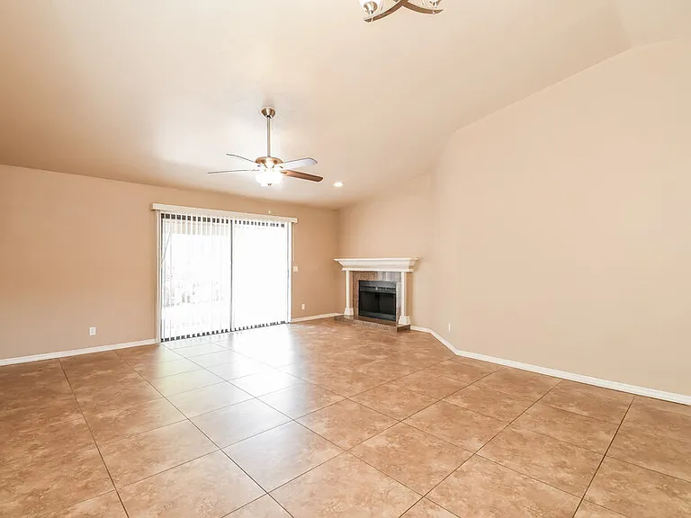 921 S Val Vista Dr #138 — Photo 5