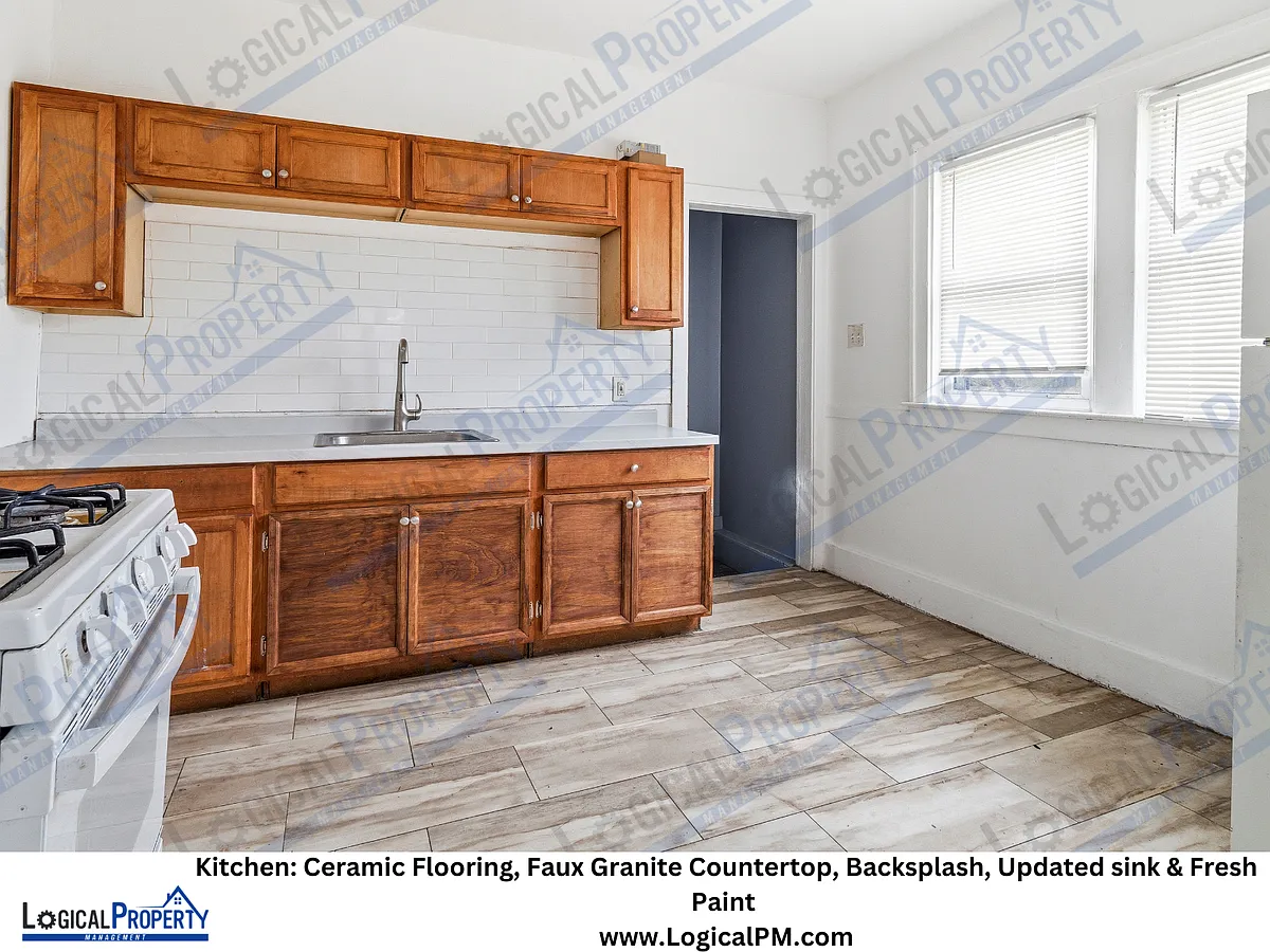 2_Kitchen - 19572 Alcoy St