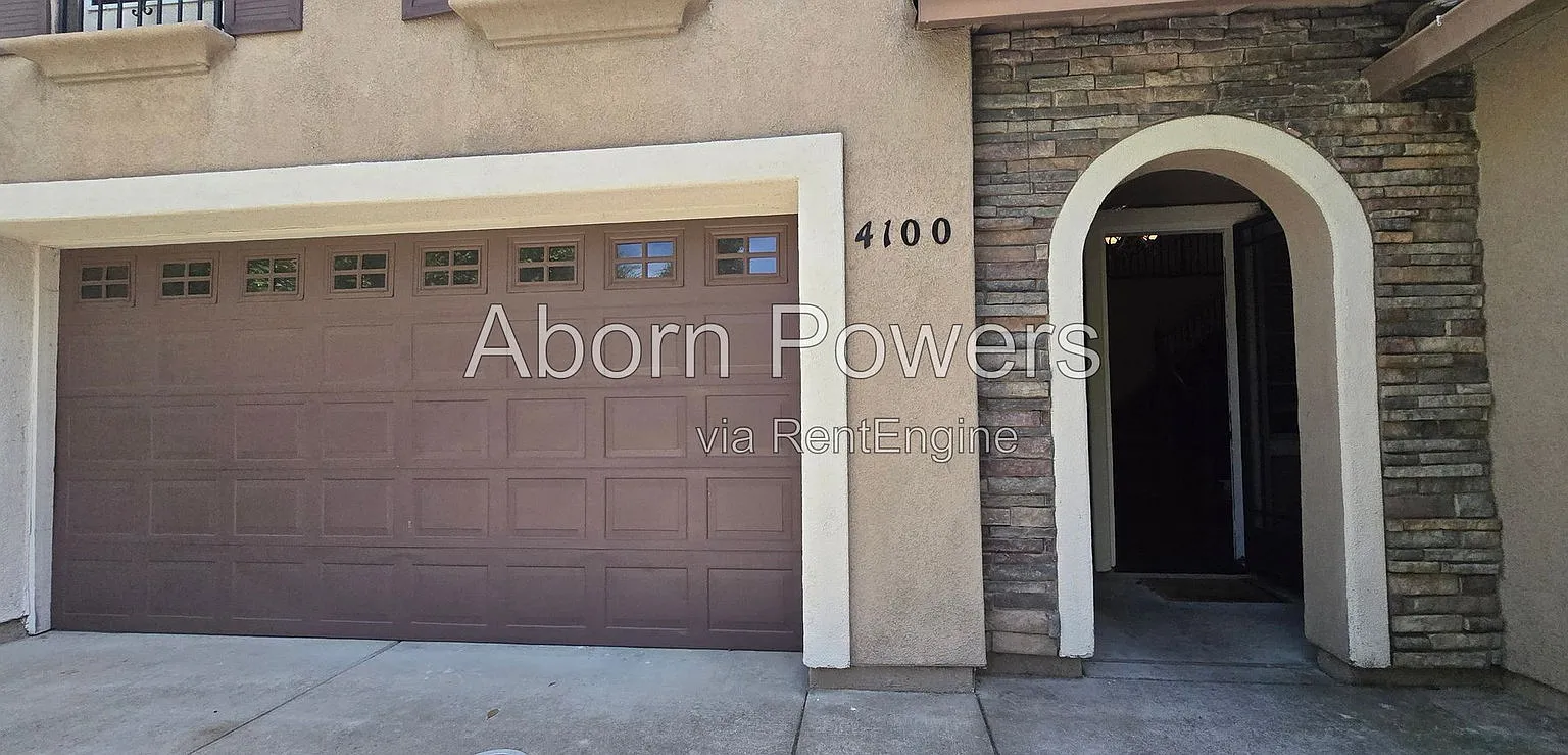 5 bed, 3.0 bath, 3000 sqft, $4,195 — Photo 2