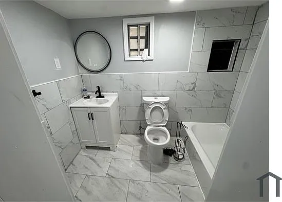 3 bed, $3,200 — Photo 2