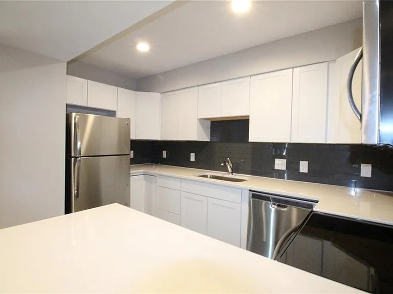 935 La Posada Dr #126 — Photo 5