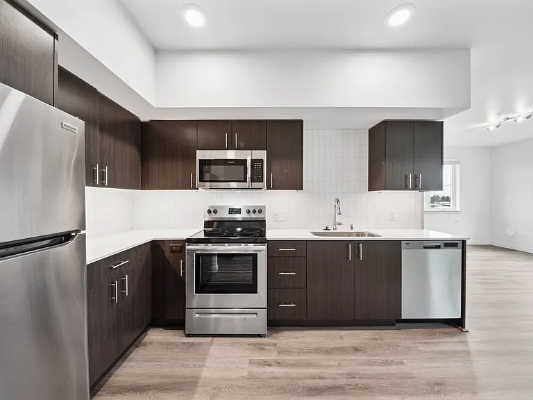 2715 Sunset Ln NE — Photo 36