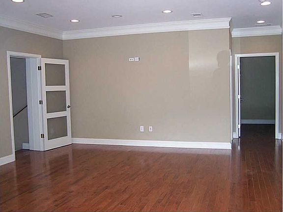 5th image of 241 River Park North Dr
