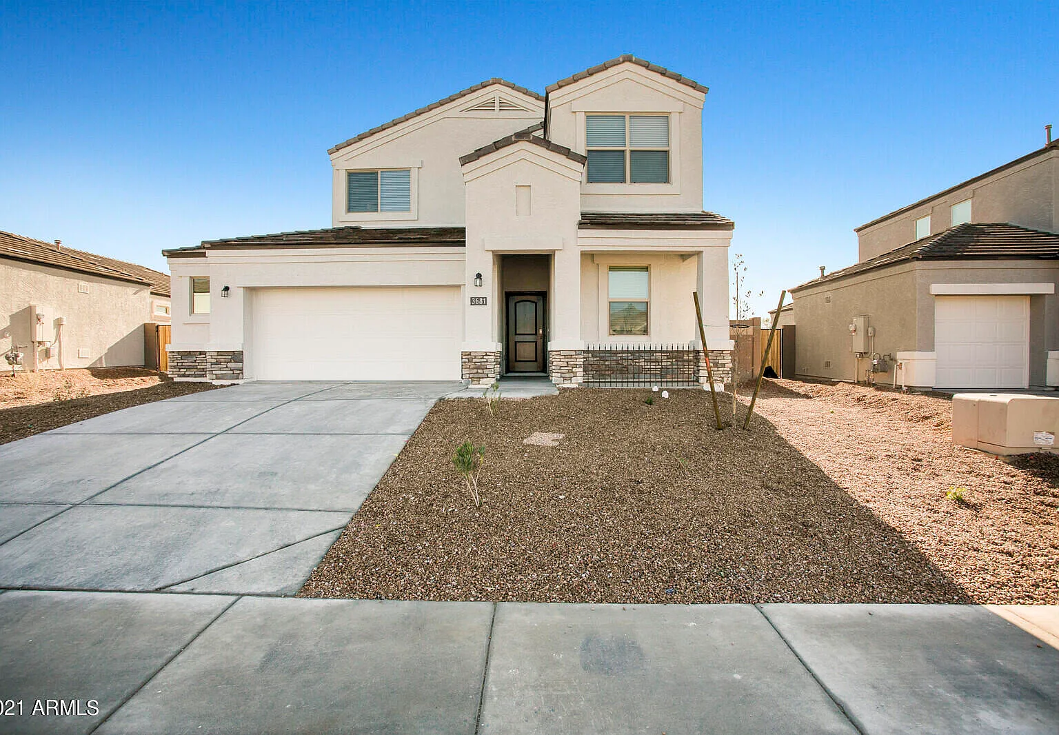 4 bed, 3.0 bath, 2550 sqft, $2,300 — Photo 1