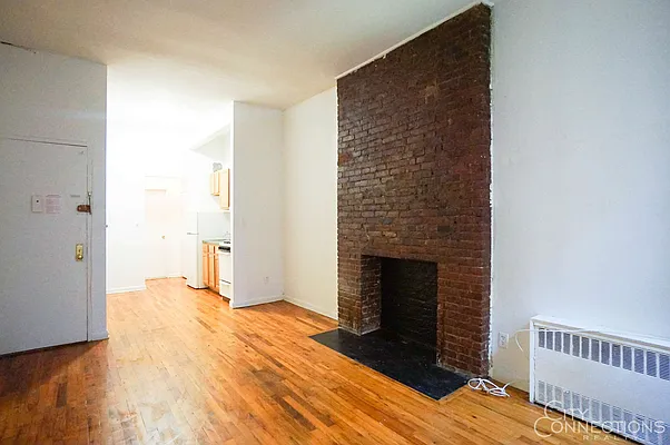 Rented by City Connections Realty | media 17