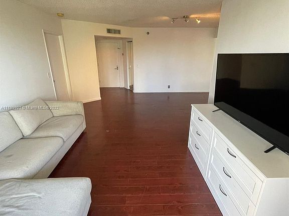 3rd image of 3300 NE 191st St APT 413
