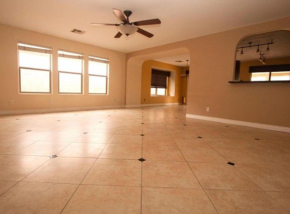 3rd image of 26401 N 41st Way