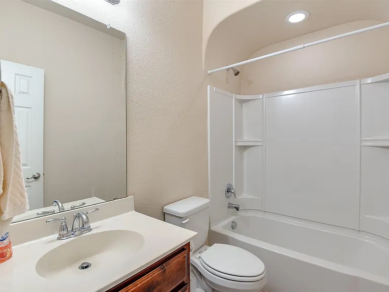 6677 Friendsway Dr — Photo 16
