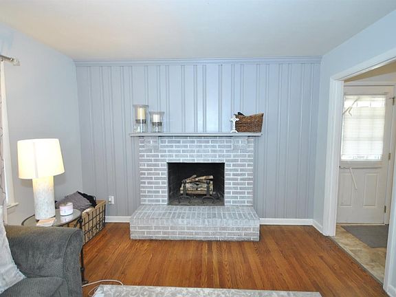 4th image of 1115 Moseley Dr