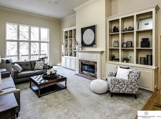11312 Pine Plz, Omaha, NE 68144