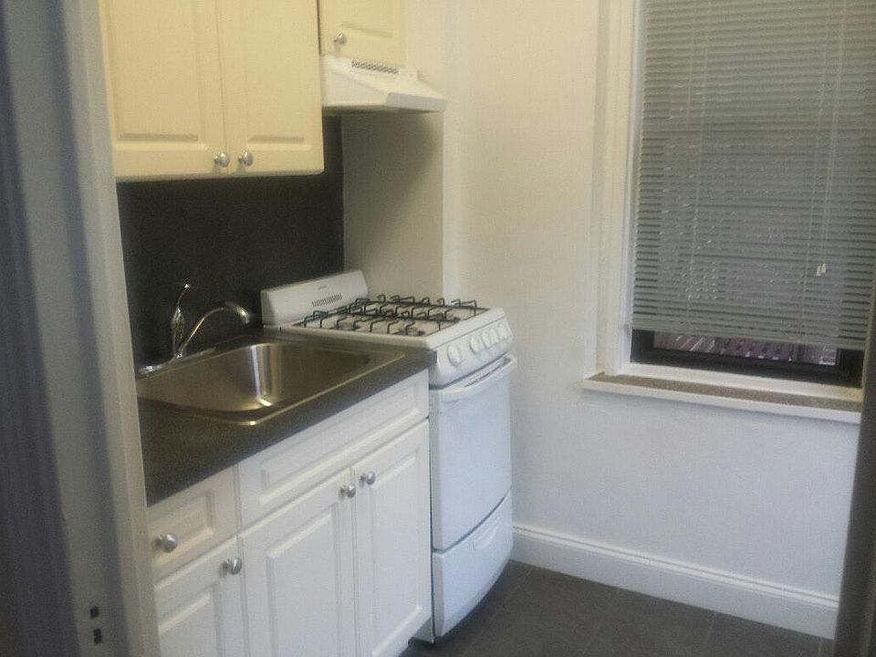 2nd image of 17290 Highland Ave Ste 2