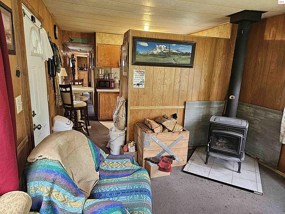 5th image of 109 Geronimo Ln