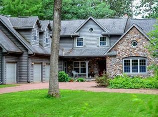 N2719 Browne Ln, Waupaca, WI 54981