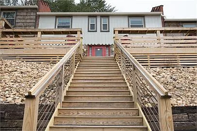 70 New St #10