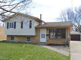 835 Hollywood Blvd, Elyria, OH