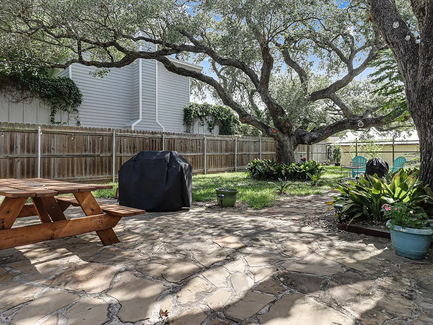 4 bed, 1735 sqft, $3,400 — Photo 3