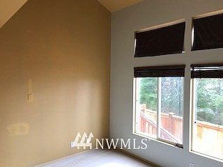 4th image of 1622 Seasons Lane NW