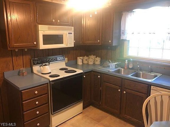 5th image of 36 Brookfield Ave
