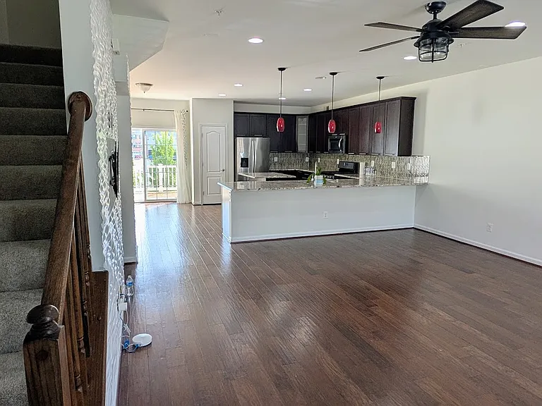 7821 Taggart Ct — Photo 34