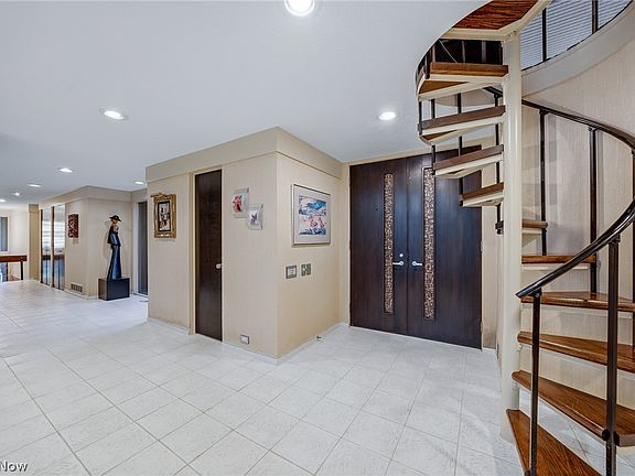 3rd image of 3323 Bremerton Rd