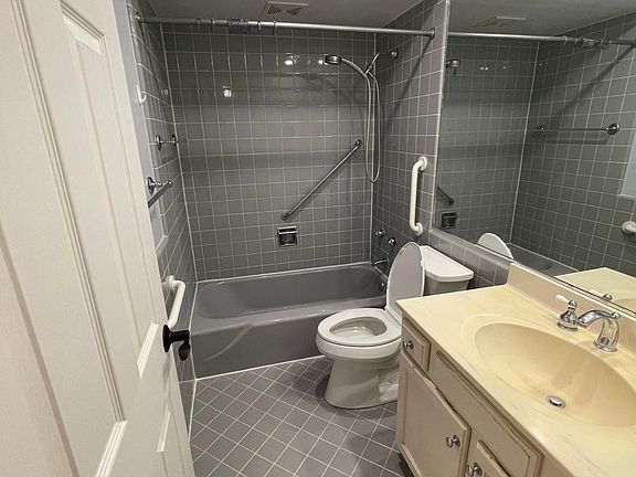 Full bathroom