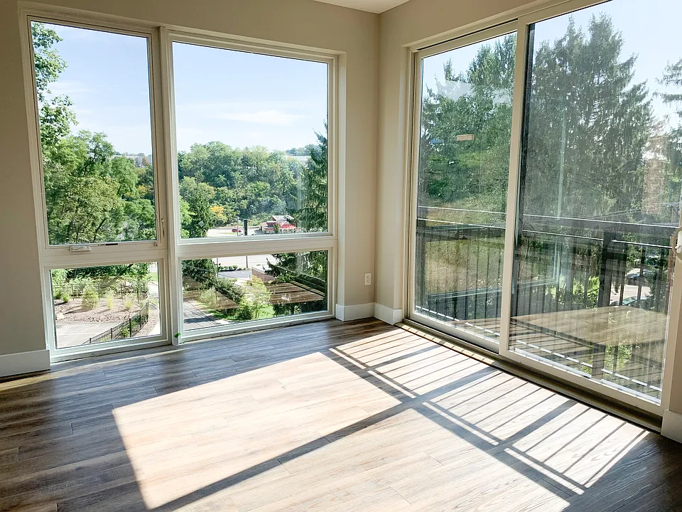 1-Bedroom Corner Apartment
