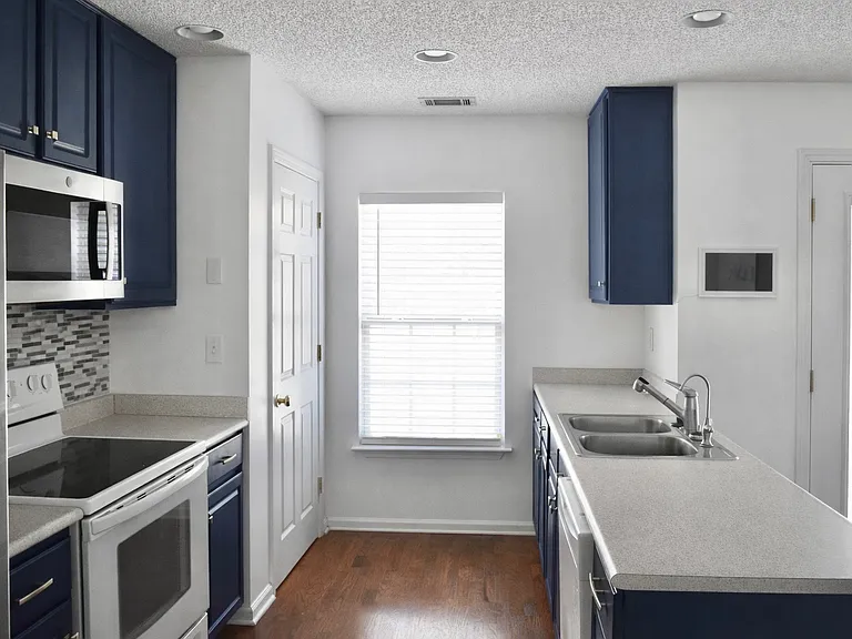 413 Gravel Way — Photo 7
