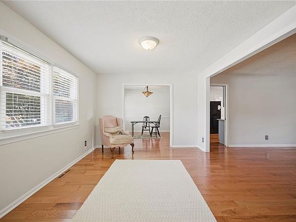 3rd image of 1628 Dylan Dr